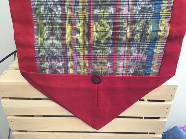 Table Runner with Button